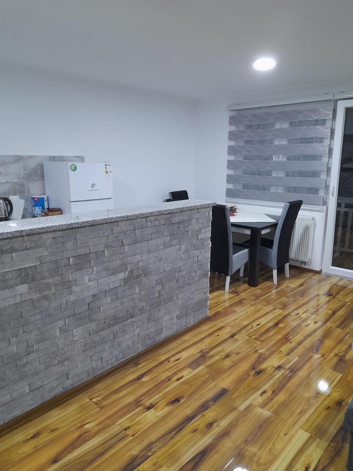 פוצ'ה Apartman Micevic מראה חיצוני תמונה