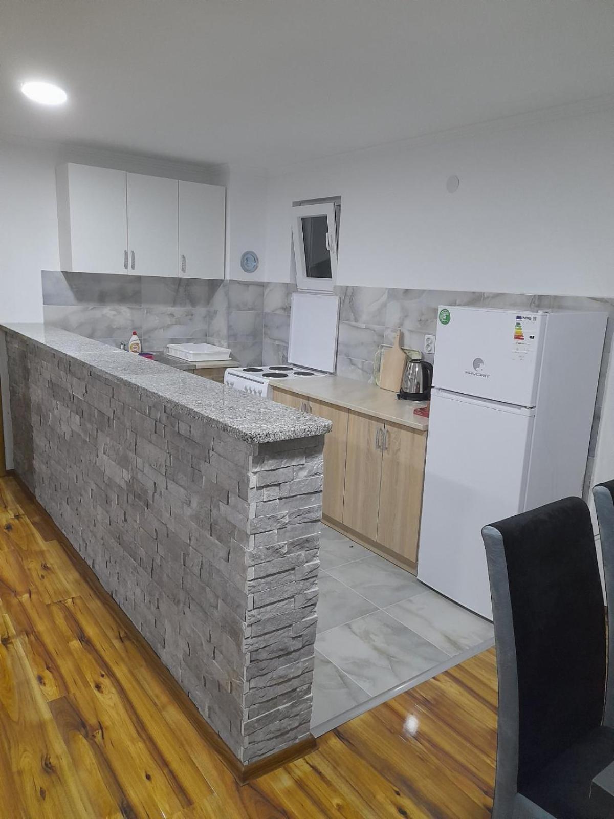 פוצ'ה Apartman Micevic מראה חיצוני תמונה